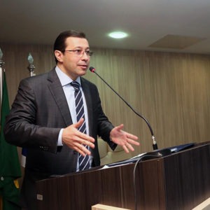 Professor Vladmir Oliveira Silveira